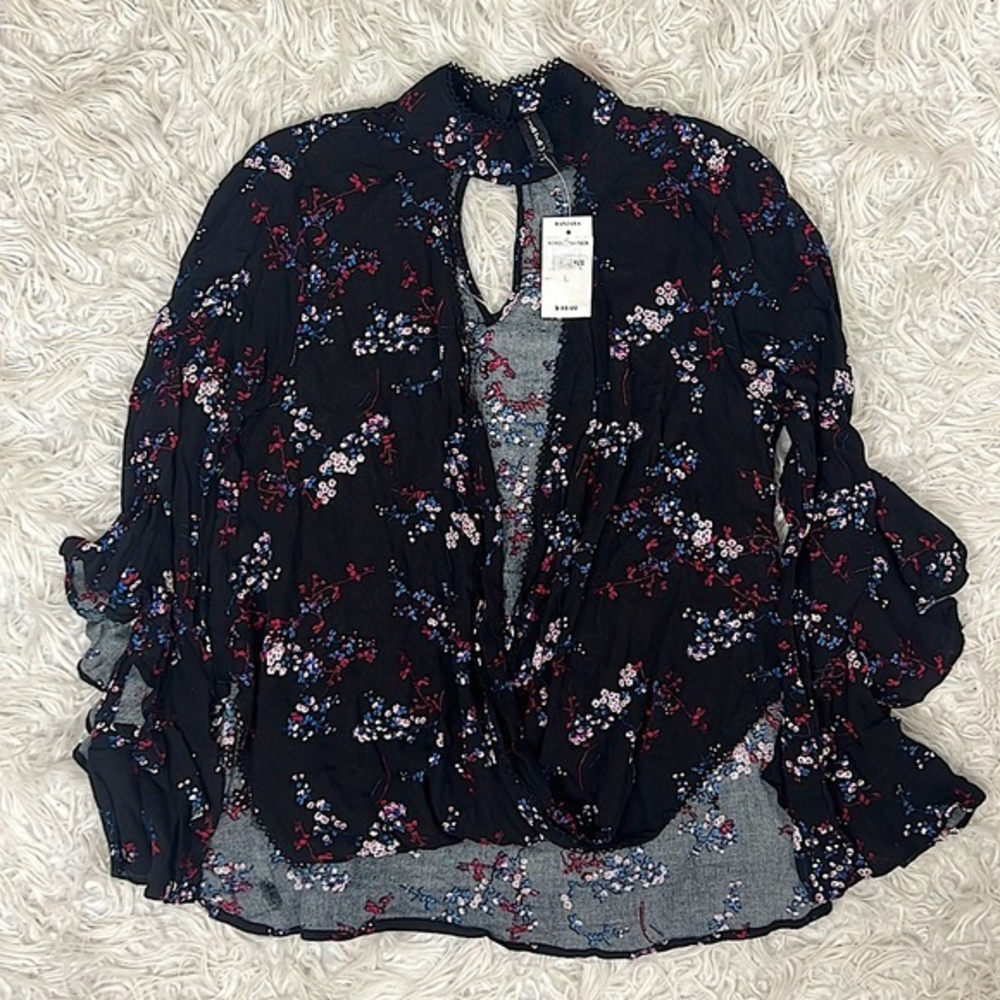 Ban•jara Floral Ruffle‎ Sleeve Mock Neck Blouse